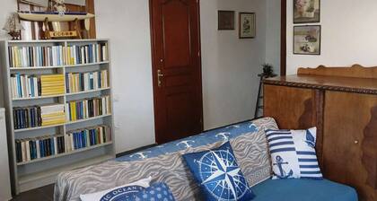 Captain's Place - Cozy Retreat in Alexandroupolis