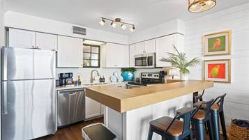 Signature Condo, 1 Bedroom, Beach View, Beachfront | Private kitchen | Fridge, microwave, oven, stovetop