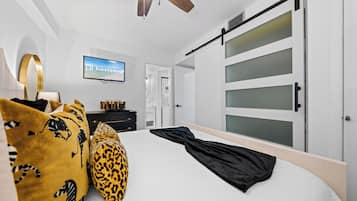 Signature Condo, 1 Bedroom, Beach View, Beachfront | Individually decorated, individually furnished, iron/ironing board