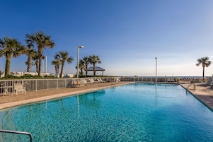 Piscina interna, piscina externa