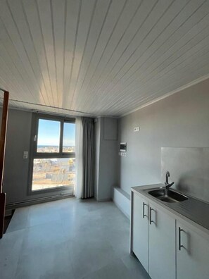 Interior - Malia Beelight - Family & Groups (Malia)