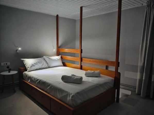 Deluxe House, Balcony