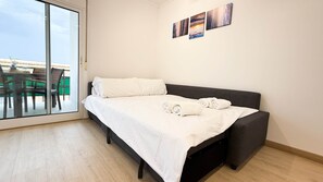 WiFi - 103 - Beachside Renovated 1BR apt (Cambrils)