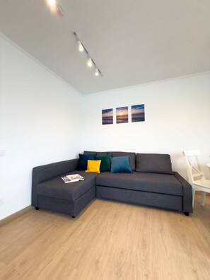 Living area - 103 - Beachside Renovated 1BR apt (Cambrils)