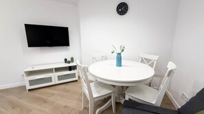 Dining - 102 - Beachside Renovated 1BR apt (Cambrils)