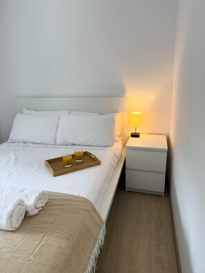 1 bedroom, free WiFi - 111 - Beachside Renovated 1BR apt (Cambrils)