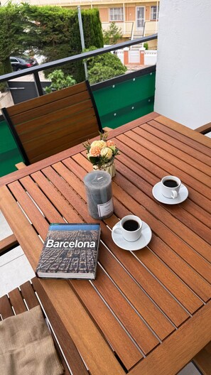 Outdoor dining - 105 - Beachside Renovated 1BR apt (Cambrils)