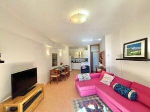 Living area - D1MORA Castello: a PET FRIENDLY corner of peace with shared pool (Gardone Riviera)