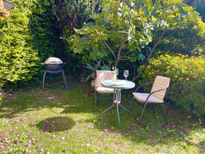 Outdoor dining - D1MORA Castello: a PET FRIENDLY corner of peace with shared pool (Gardone Riviera)