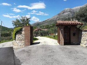 House, 2 Bedrooms, Smoking, Patio | Property entrance - Casa Corte Saturnia Between Nature and the sea (Spigno Saturnia)