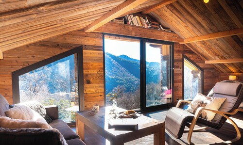 Gîte "La Sittelle" with Mountain View, Wi-Fi, and Air Conditioning