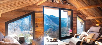 Gîte "La Sittelle" with Mountain View, Wi-Fi, and Air Conditioning