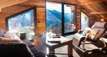 Gîte "La Sittelle" with Mountain View, Wi-Fi, and Air Conditioning