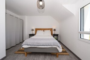 Iron/ironing board, WiFi - 3-Star Holiday Home in Plouharnel with Private Terrace, Garden, and Wi-Fi (Plouharnel)