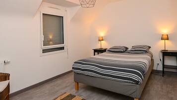 Tabla de planchar con plancha y wifi