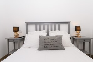 Iron/ironing board, WiFi - 3-Star Holiday Home in Plouharnel with Private Terrace, Garden, and Wi-Fi (Plouharnel)