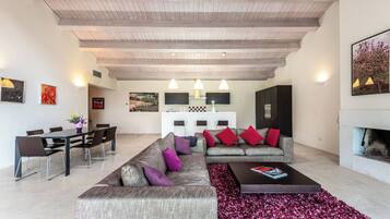 TV, fireplace, DVD player, stereo