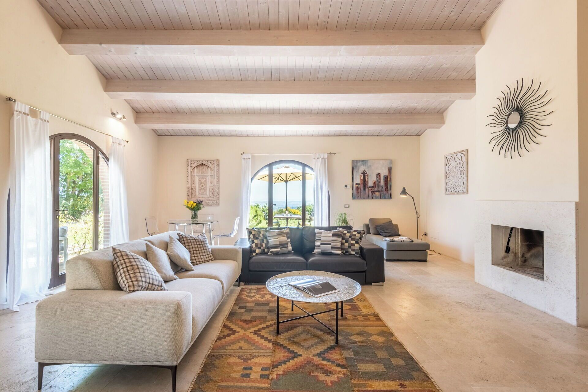 TV, fireplace, stereo