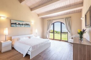 Iron/ironing board, travel crib, free WiFi, wheelchair access - Cosy apartment with WIFI, pool, A/C, TV, patio, pets allowed, panoramic view, close to Montepulciano (Torrita Di Siena)