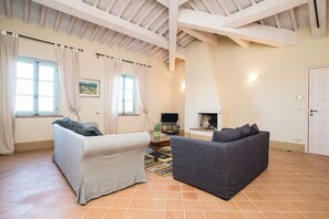 TV, fireplace, DVD player - Apartment with A/C, WIFI, pool, TV, patio, pets allowed, panoramic view, close to Montepulciano (Torrita Di Siena)