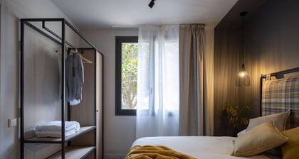 Apartment with private garden with views to Montserrat