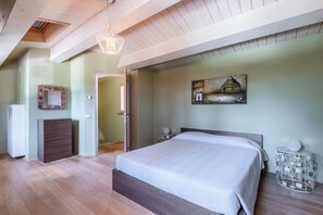 Room - Beautiful apartment with WIFI, A/C, pool, TV, terrace and pets allowed, close to Montepulciano (Torrita Di Siena)