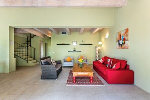 TV, fireplace - Lovely apartment with pool, WIFI, A/C, TV, terrace and pets allowed, close to Montepulciano (Torrita Di Siena)