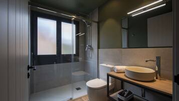 Sèche-cheveux, serviettes fournies