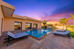 Pool - Spacious 5-bedroom villa in peaceful Marrakech-Safi with AC (Marrakech-Safi)