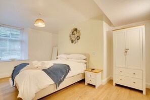 Free WiFi, bed sheets - NEW Apt 1 Armatage Flats (Eyemouth)