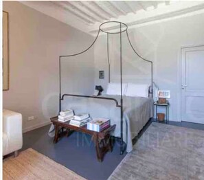 1 bedroom, iron/ironing board, WiFi, bed sheets - Charming house in the heart of Lucca with elevator (Lucca)
