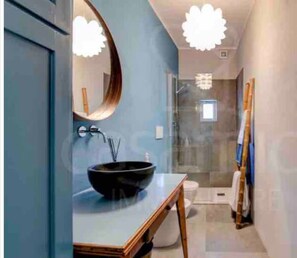 Shower, hair dryer, bidet, towels - Charming house in the heart of Lucca with elevator (Lucca)