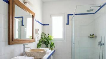 Apartamento, vistas al mar | Baño