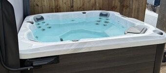 Ivy Cellar - 2 Bedroom Apartment - Tenby