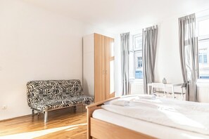 Interior - Cozy Rooms Perfect for Extended Stays (Vienna)