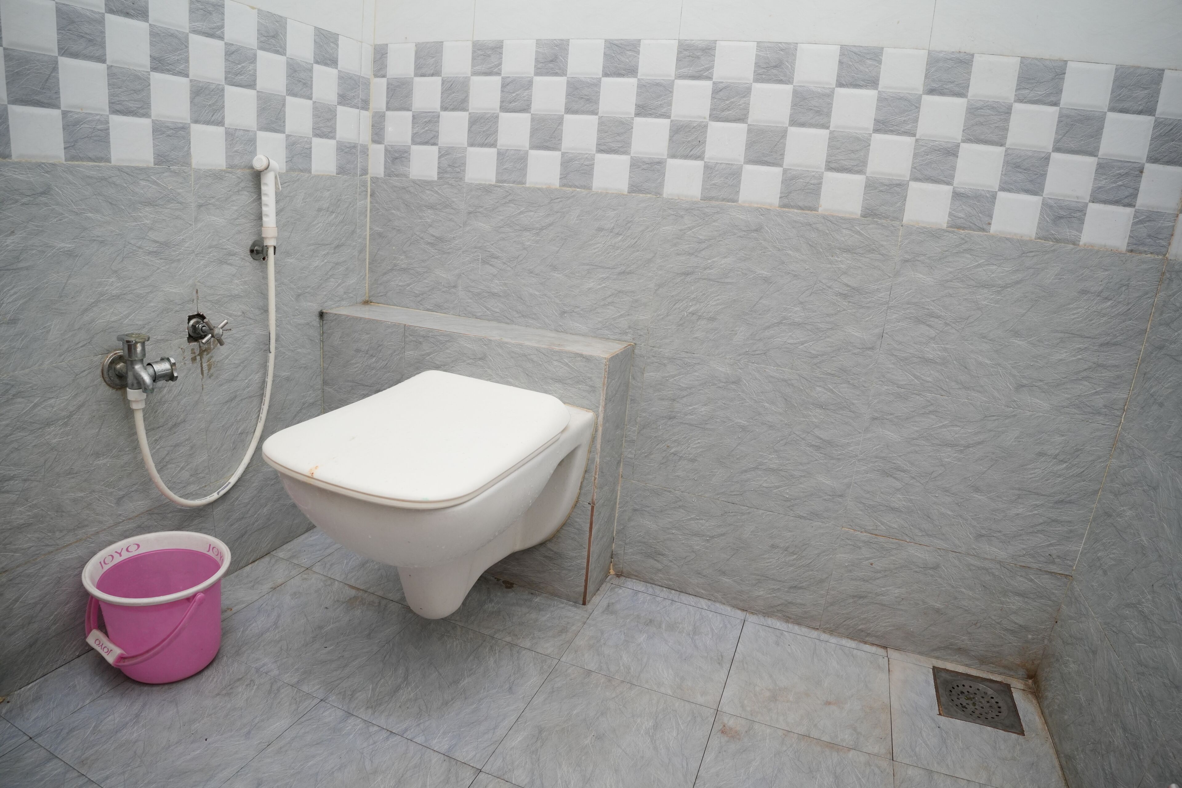 Ducha, cabezal de ducha tipo lluvia, artículos de tocador gratuitos