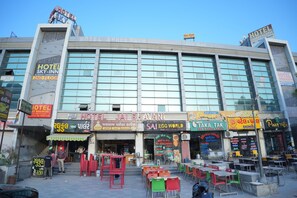 Exterior - HOTEL JAY BHAWANI (Ahmedabad)