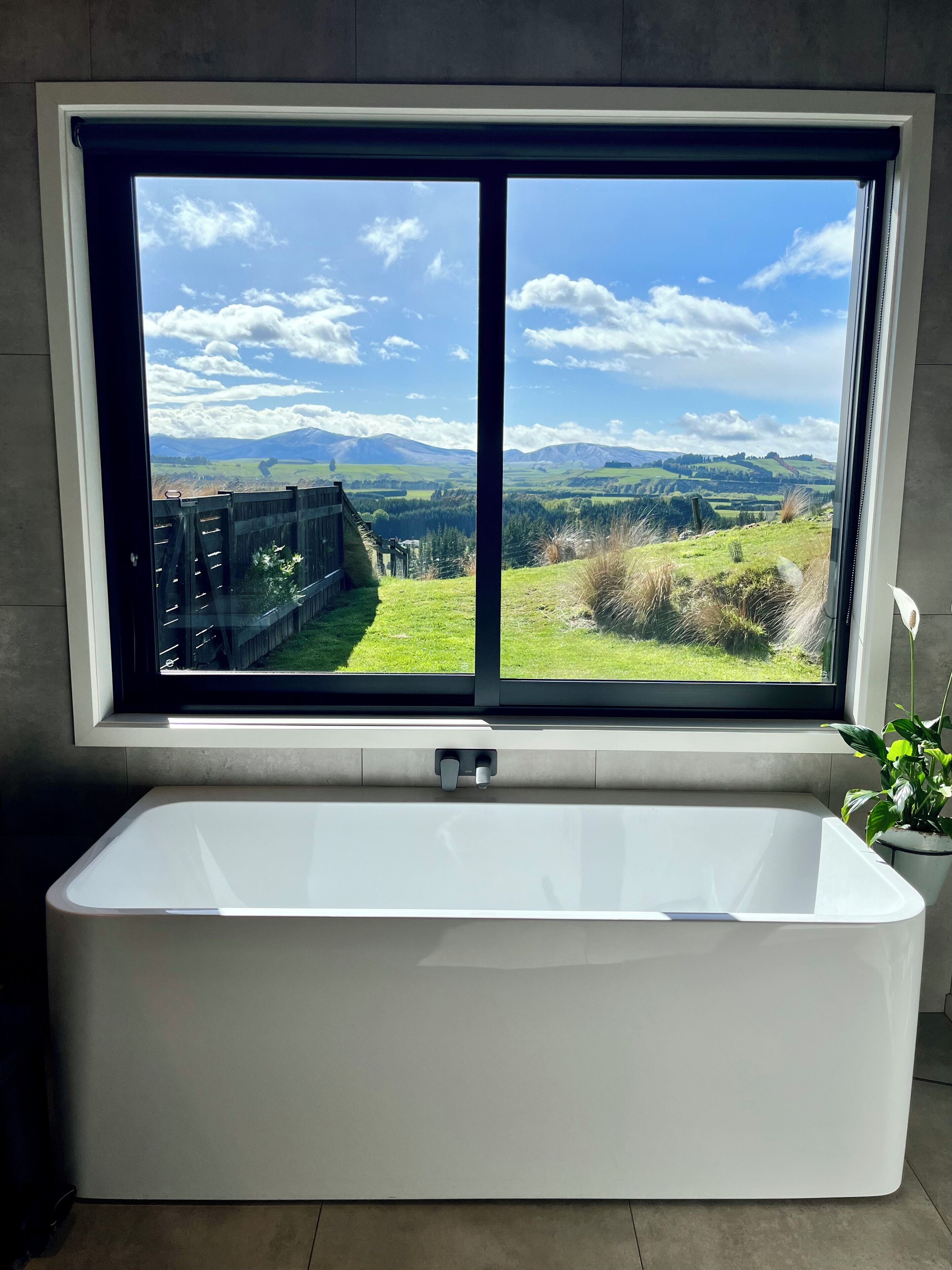 Luxury Suite, 3 Bedrooms, Mountain View | Deep-soaking bathtub