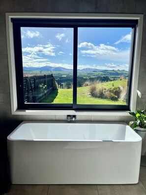 Luxury-Suite, 3 Schlafzimmer, Bergblick | Komfortbadewanne