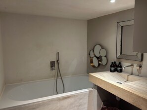 Hair dryer, towels - Old sheepfold with private pool (Bonnieux)