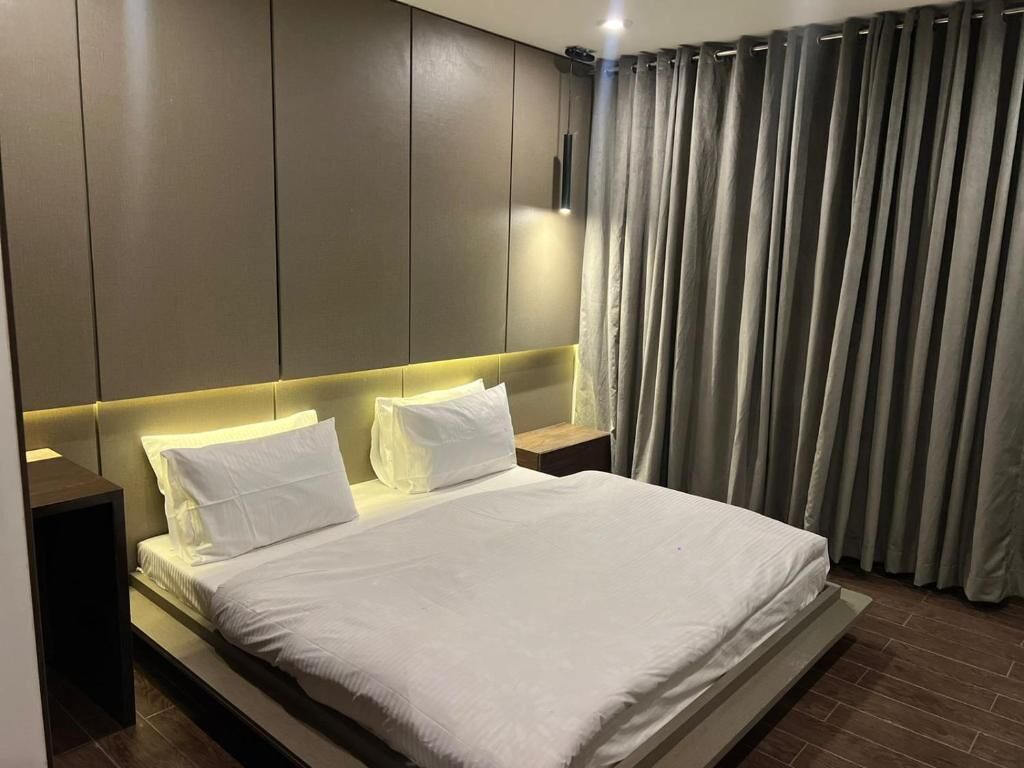 Escritorio, espacio para trabajar con un portátil, wifi gratis