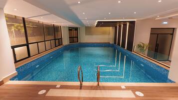 10 indoor pools