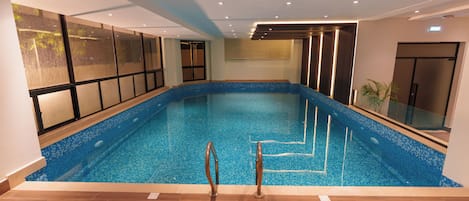 10 個室內泳池