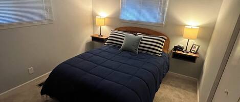 2 bedrooms, iron/ironing board, WiFi, bed sheets