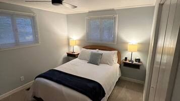 2 bedrooms, iron/ironing board, WiFi, bed sheets