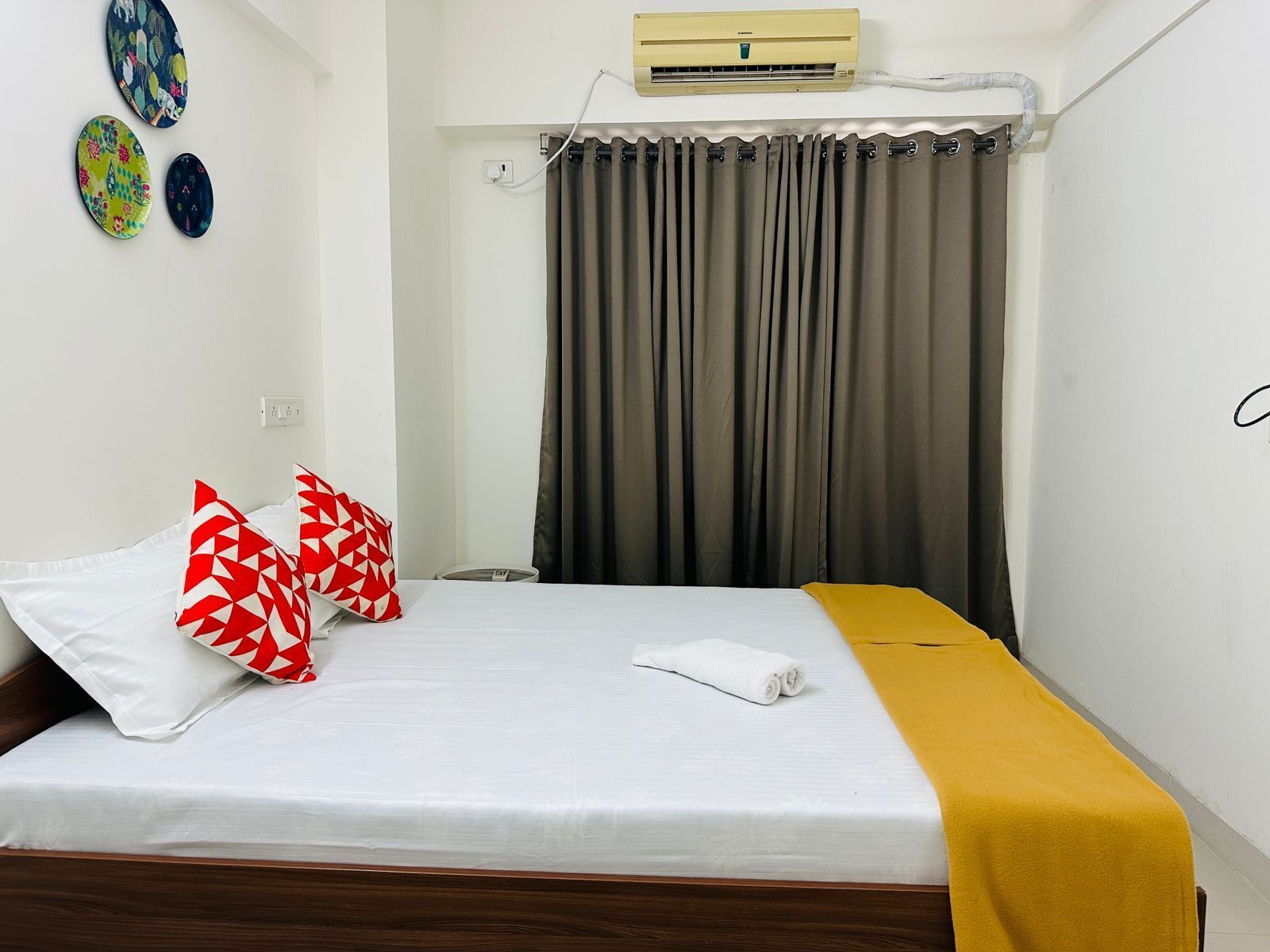 WiFi, bed sheets