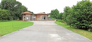 House, 1 Bedroom, Balcony, Garden View | Property grounds