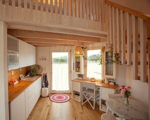 Books - Couzy Tiny House With Garden in the Countryside (Mungia)