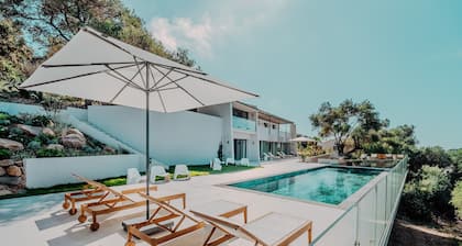 La Thébaïde, Villa luxueuse avec piscine au sel & vue mer