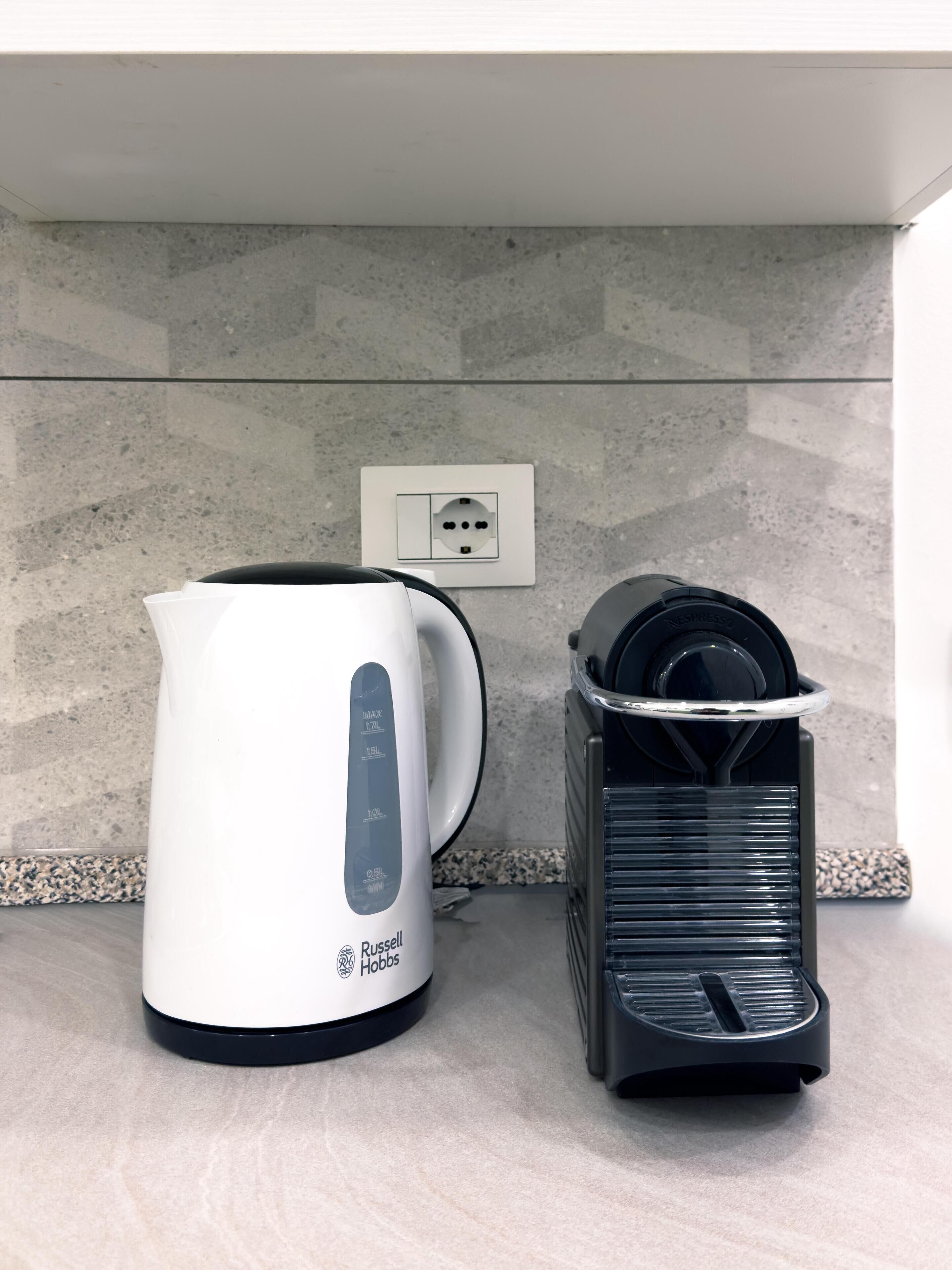 Kaffee und/oder Kaffeemaschine